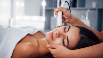 Poren verkleinern – warum sich der Weg ins Kosmetikstudio lohnt - PARTNERHANDWERKER.DE